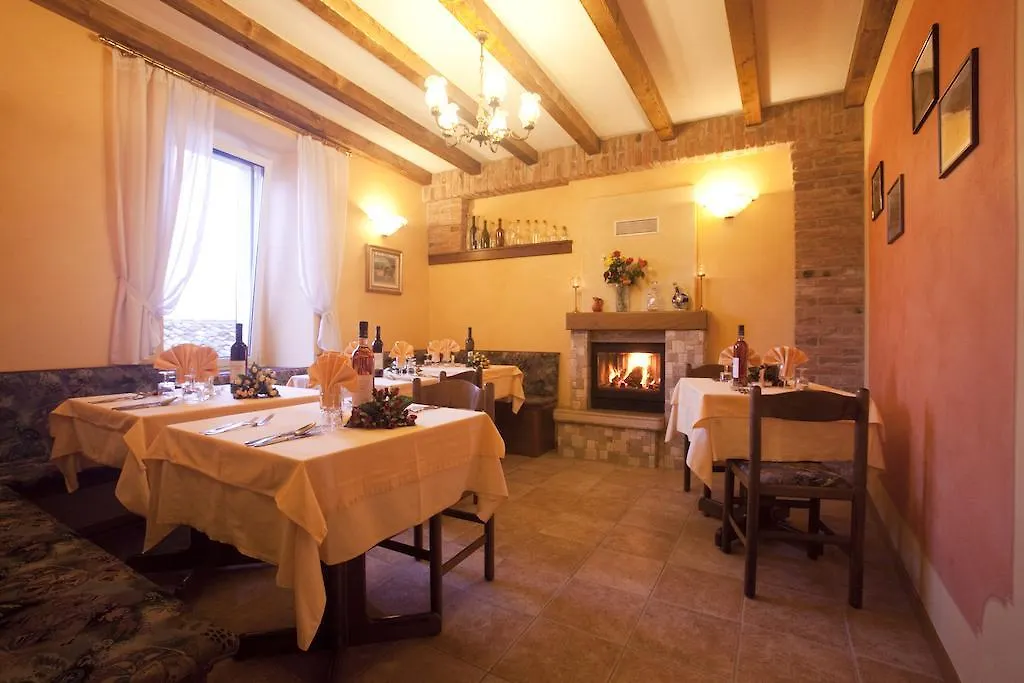 Hotel Castello Tignale 3*,  Italy