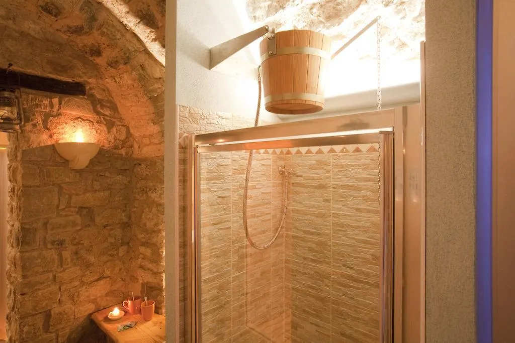 Hotel Castello Tignale 3*,