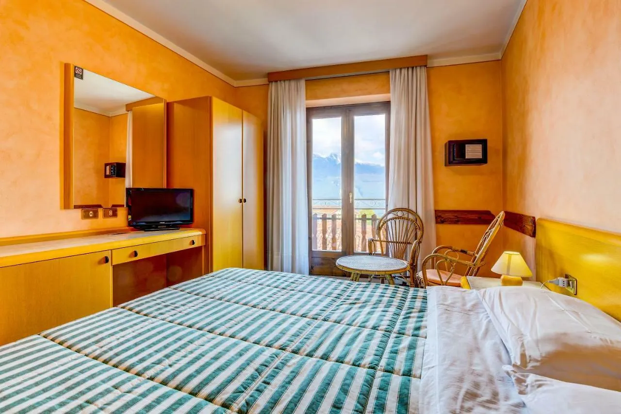 Hotel Castello Tignale 3*,