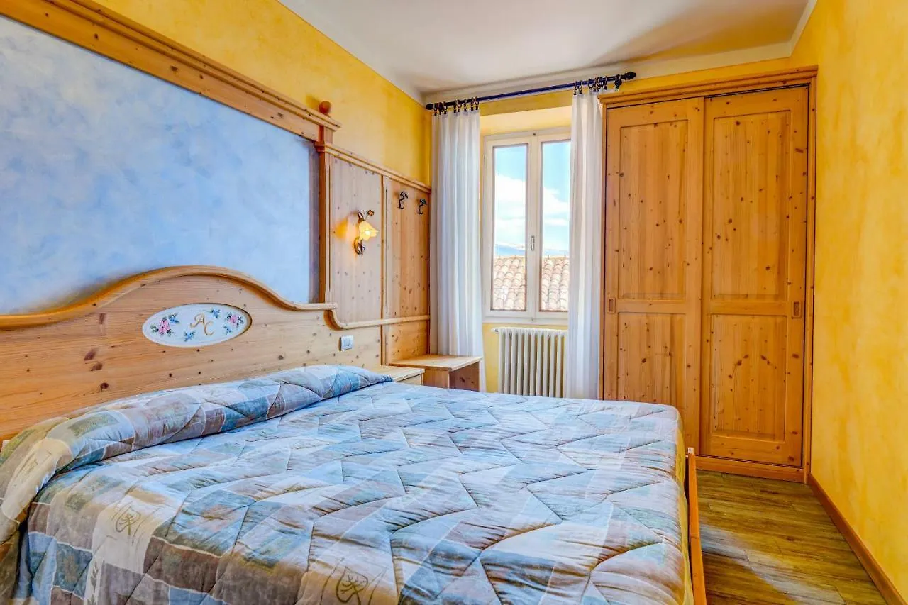 Hotel Castello Tignale 3*,